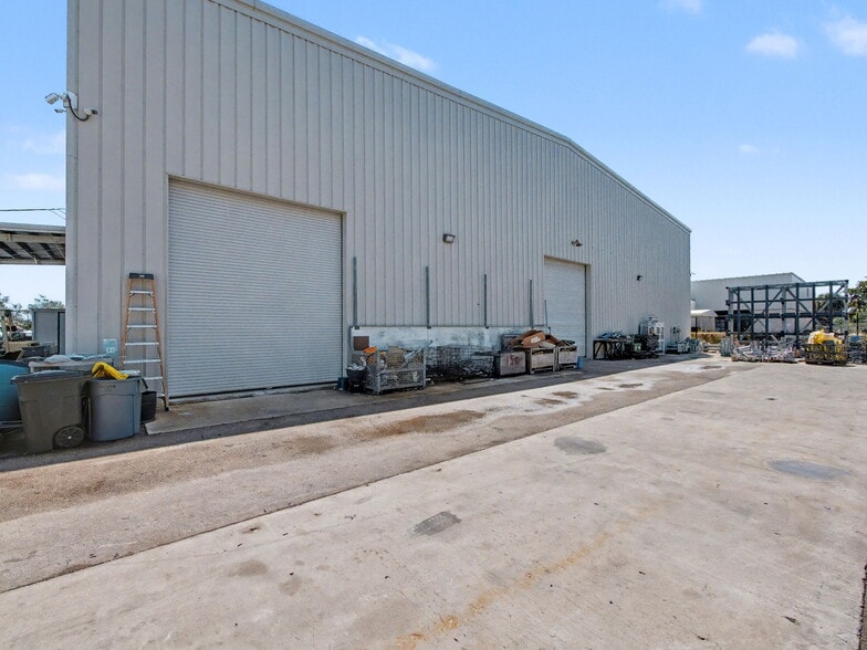 More Photos Of 6861 Garden Rd, Riviera Beach Warehouse For Sale