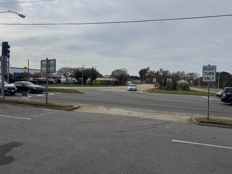 More Photos Of 138 S Rosemont Rd, Virginia Beach Medical For Lease