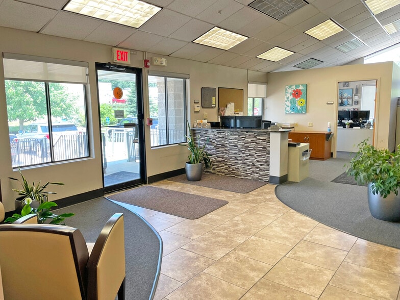 More Photos Of 669 E Industrial Park Dr, Manchester Light Manufacturing For Lease
