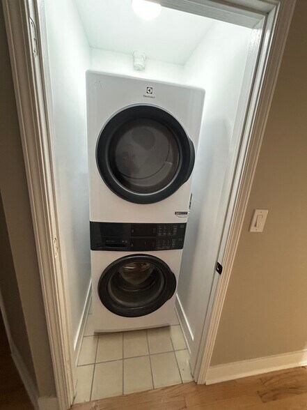 More Photos Of 5644 S Prairie Ave, Chicago Apartments For Sale