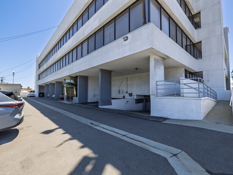 More Photos Of 5155 W Rosecrans Ave, Hawthorne Loft Creative Space For Sale