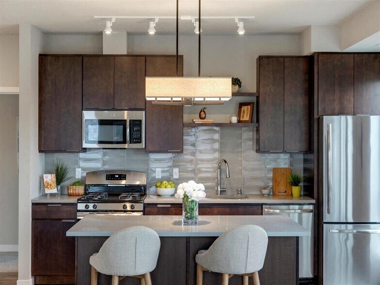 More Photos Of 10 2nd St SE, Minneapolis Apartments For Lease