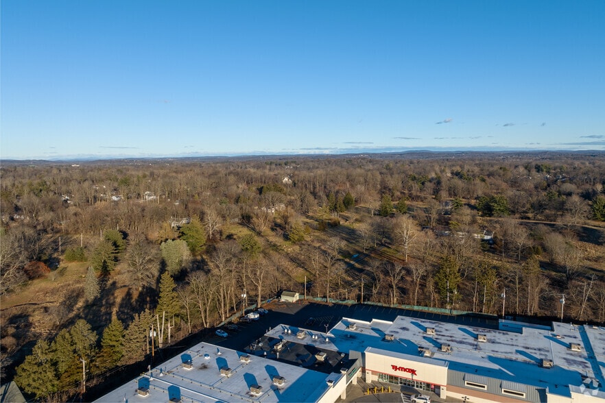More Photos Of 2628 South Rd, Poughkeepsie Sports And Entertainment For Sale