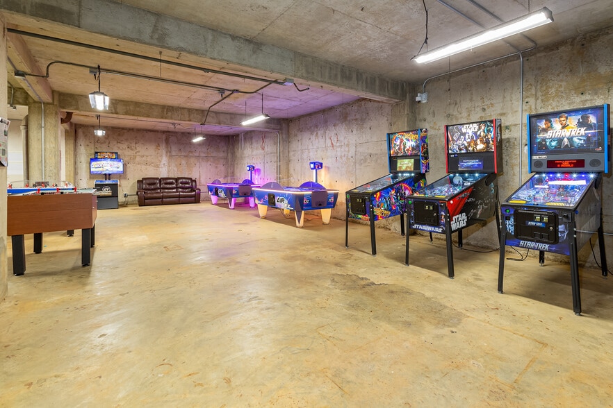 More Photos Of 4600 Duke St, Alexandria Apartments For Sale