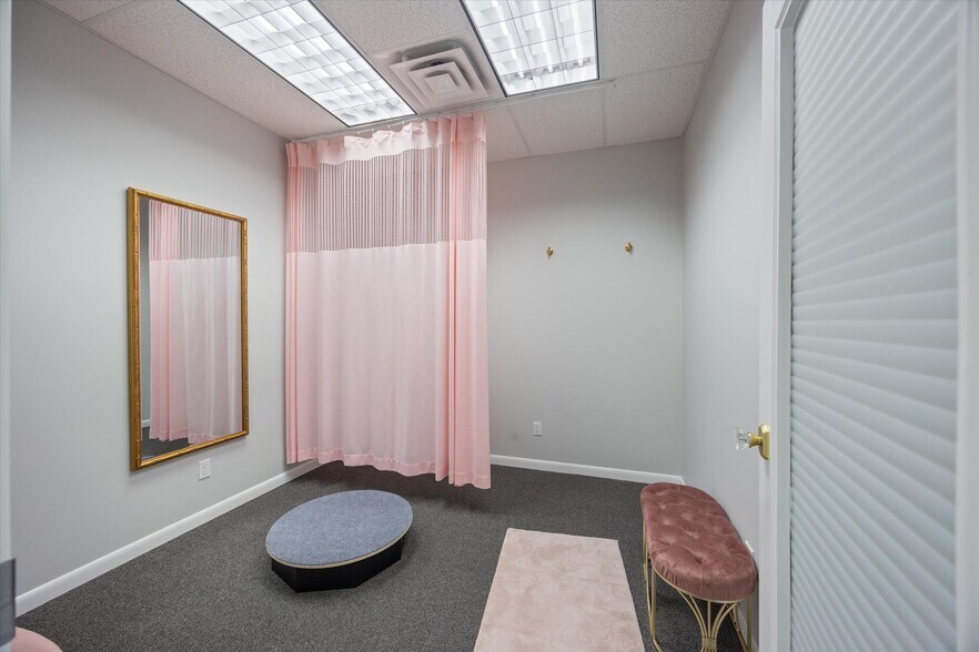 More Photos Of 750 S Main St, Bountiful Loft Creative Space For Sale