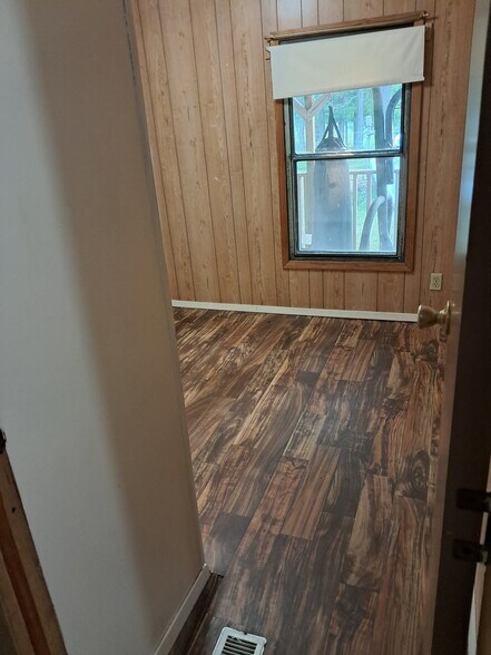 More Photos Of 8719 Pearson Rd, Ore City Warehouse For Sale