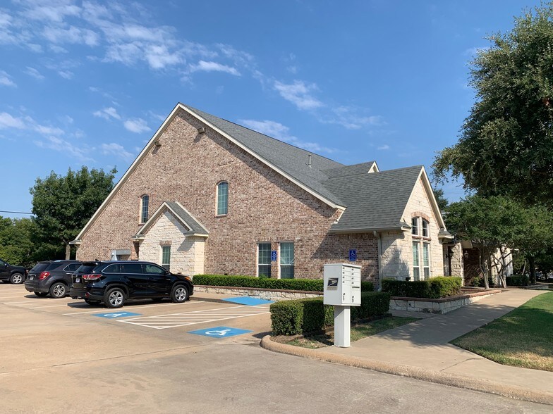 More Photos Of 875 Straus Rd, Cedar Hill Office For Lease