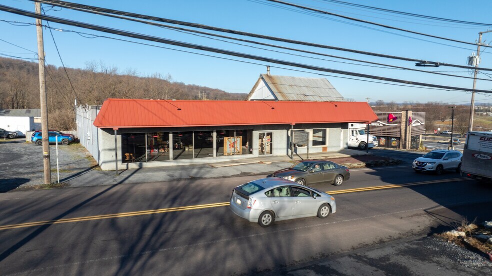 More Photos Of 872 E Main St, Ephrata General Retail For Sale