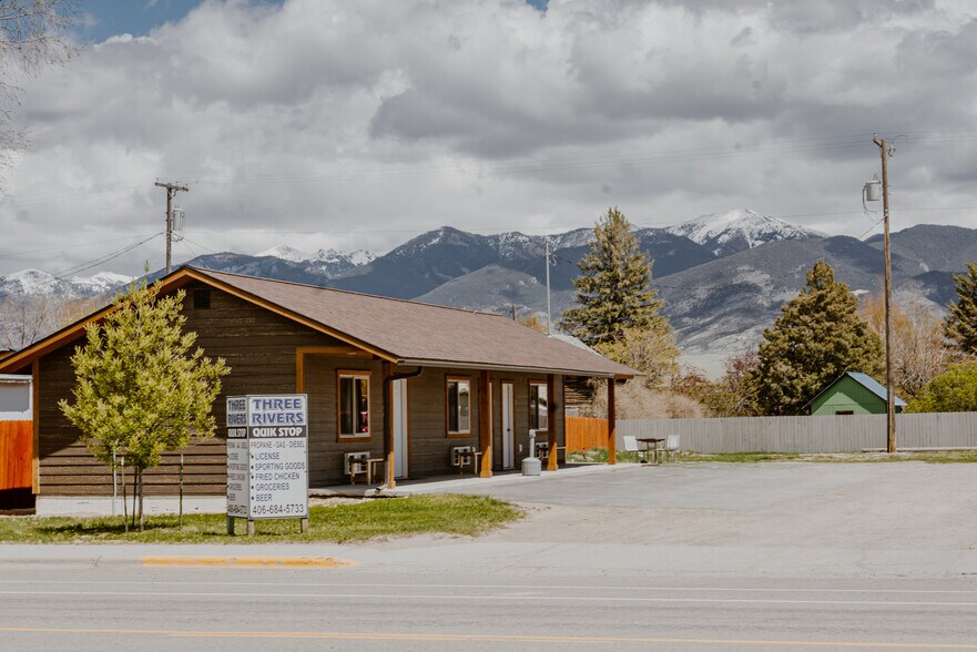 More Photos Of 325 S Main St, Twin Bridges Service Station For Sale