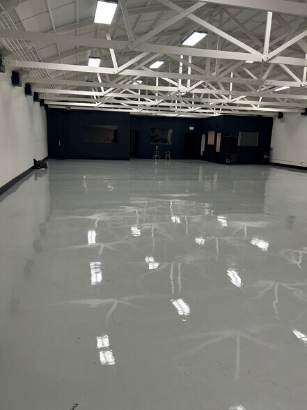 More Photos Of 775-777 W 16th St, Costa Mesa Warehouse For Lease