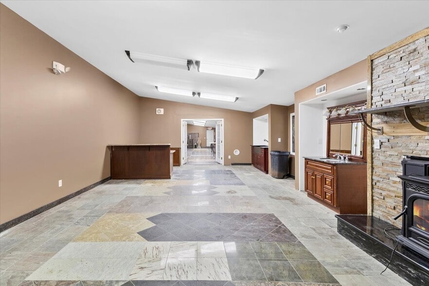 More Photos Of 155 Ushers Rd, Round Lake Warehouse For Sale