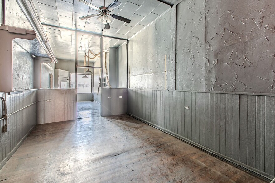 More Photos Of 221 S Main St, McGregor Storefront Retail Office For Sale