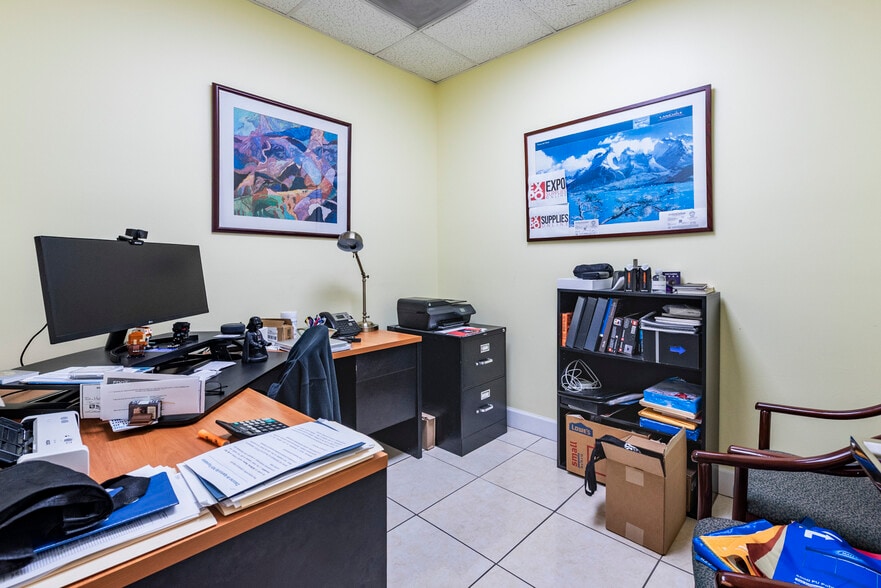 More Photos Of 10200 NW 25th St, Doral Light Distribution For Sale
