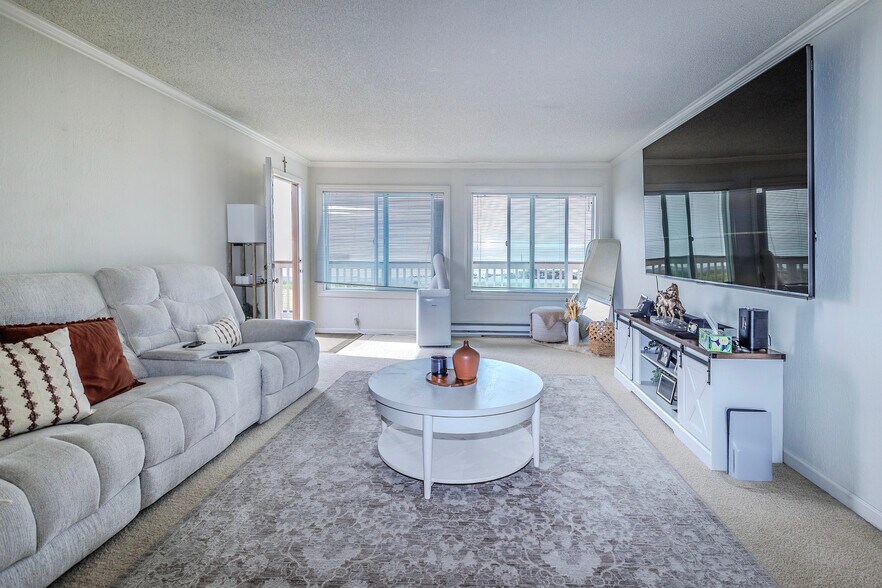 More Photos Of 510 Avenue Alhambra, Half Moon Bay Apartments For Sale