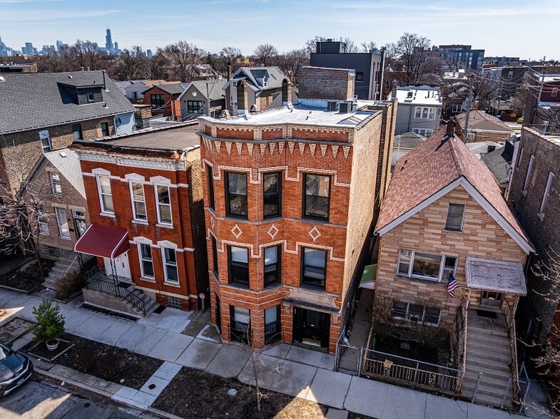 Primary Photo Of 2341 W Charleston St, Chicago Apartments For Sale