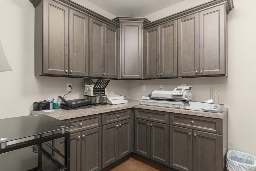 More Photos Of 3844 Clemmons Rd, Clemmons Medical For Lease