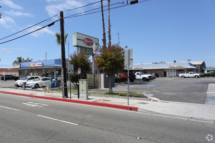 More Photos Of 5952 Westminster Blvd, Westminster General Retail For Lease