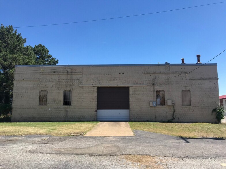 More Photos Of 147 Nebraska, Memphis Warehouse For Sale