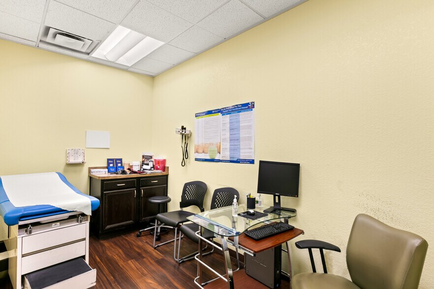 More Photos Of 7170 Smoke Ranch Rd, Las Vegas Office For Lease