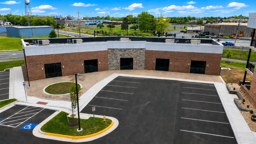 More Photos Of 151 Hope Drive, Winchester Freestanding For Lease