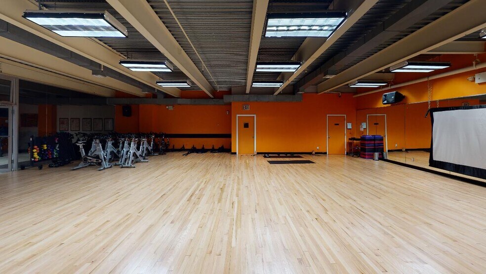 More Photos Of 65-75 Woodhaven Blvd, Flushing Storefront Retail Office For Sale