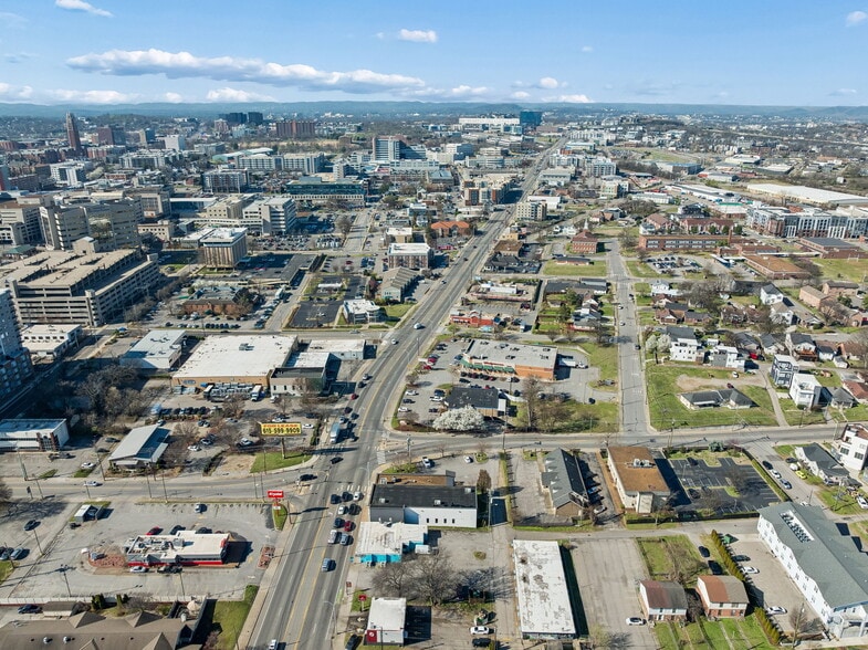 More Photos Of 1718 Charlotte Ave, Nashville Medical For Lease