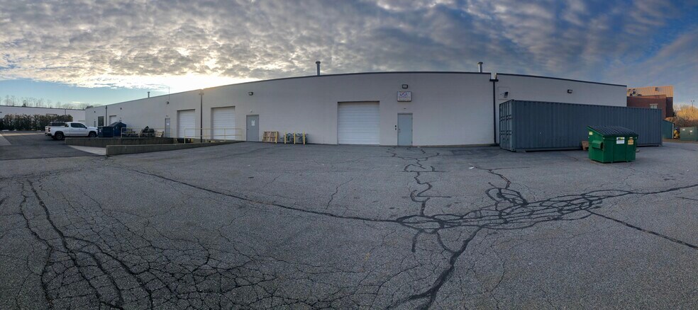 More Photos Of 20 Altieri Way, Warwick Flex For Lease