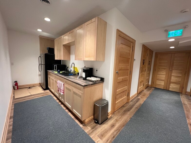 More Photos Of 43 Main St S, Milton Freestanding For Sale