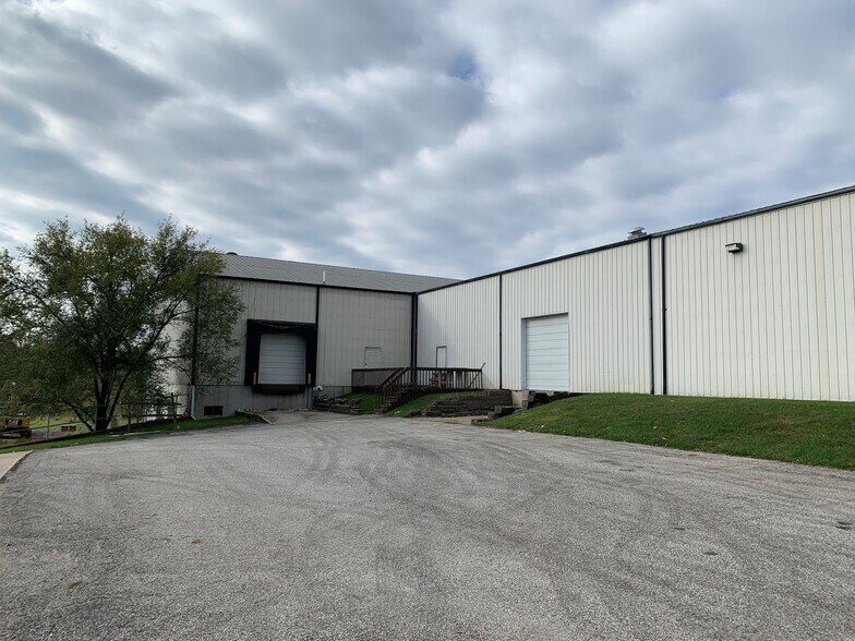 More Photos Of 10679 Randall Ave, Aurora Light Distribution For Lease