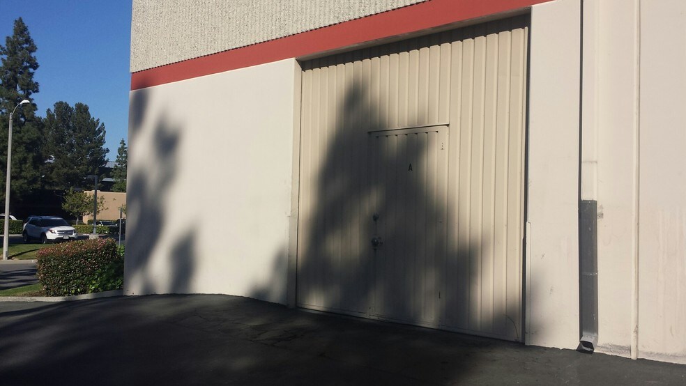 More Photos Of 23322 South Pointe Dr, Laguna Hills Industrial For Lease