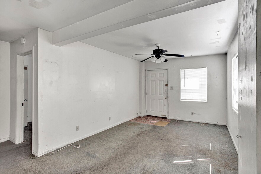 More Photos Of 205 11th Ave N, Jacksonville Beach Multifamily For Sale