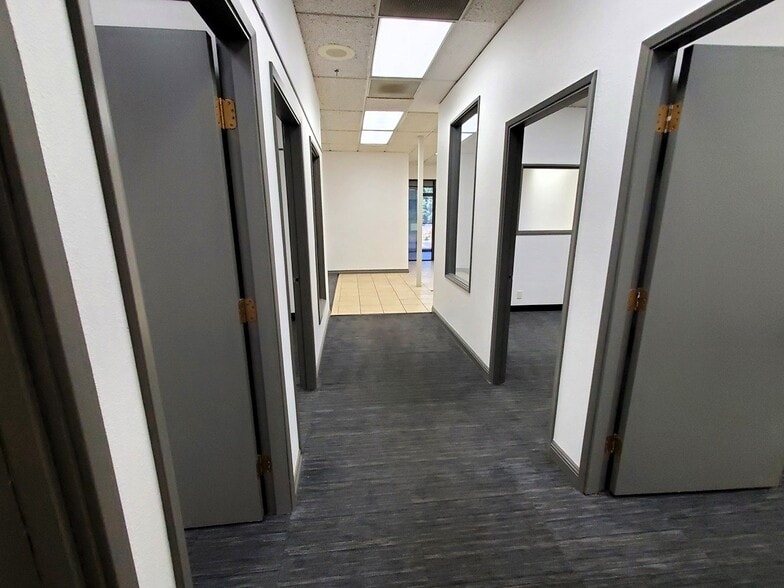 More Photos Of 25228-25230 104th Ave, Kent Office For Lease