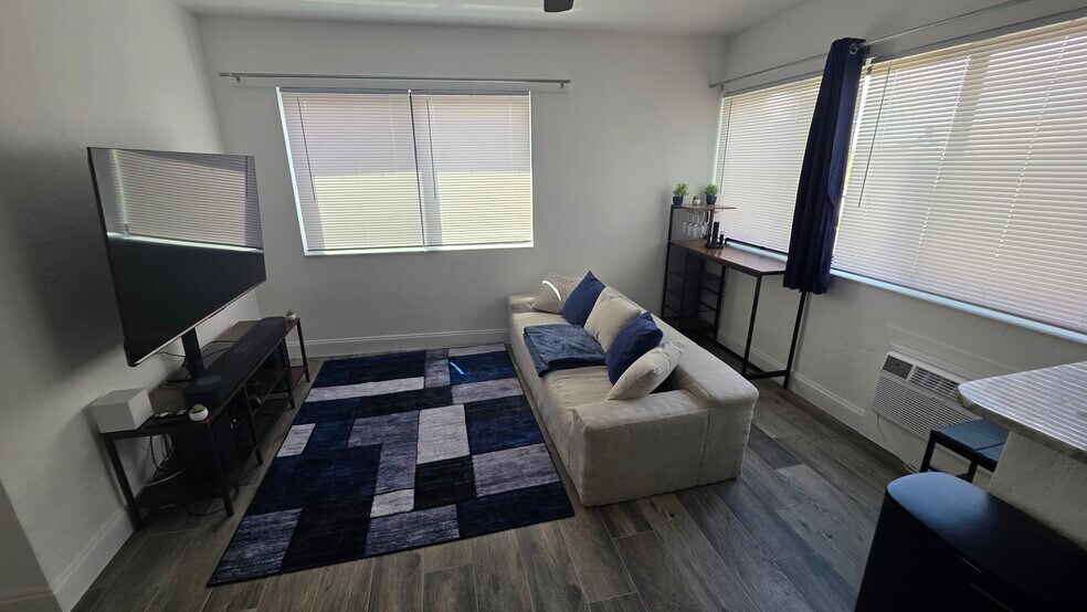 More Photos Of 117 N 5th St, Fort Pierce Office Residential For Sale