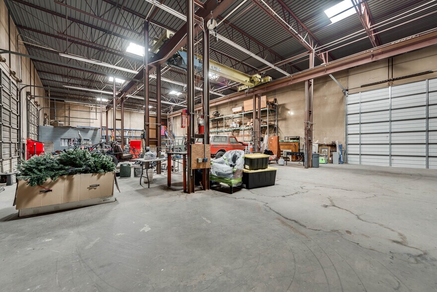 More Photos Of 308 E Louisiana Ave, Midland Light Manufacturing For Sale