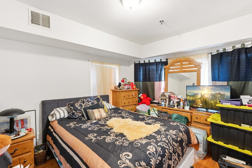 More Photos Of 383 Broad St, Bloomfield Storefront Retail Residential For Sale