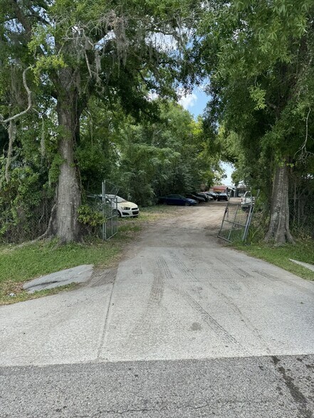 More Photos Of 6640 E Colonial Dr, Orlando Auto Dealership For Sale