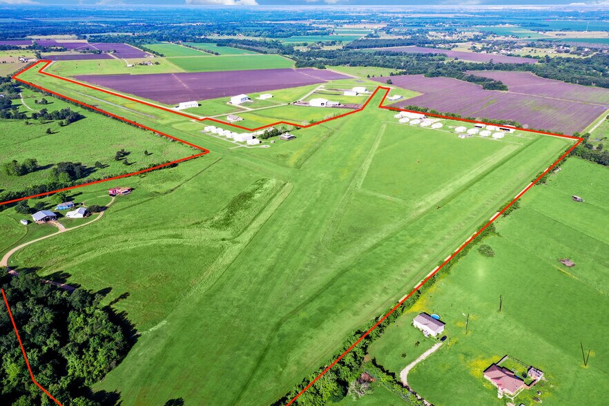 More Photos Of 4695 Gloster Ln, Sealy Airport For Sale