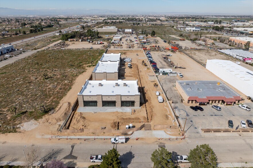 More Photos Of 1133 W Avenue L12, Lancaster Light Distribution For Lease
