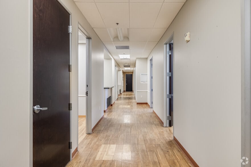 More Photos Of 16222 N 59th Ave, Glendale Medical For Sale