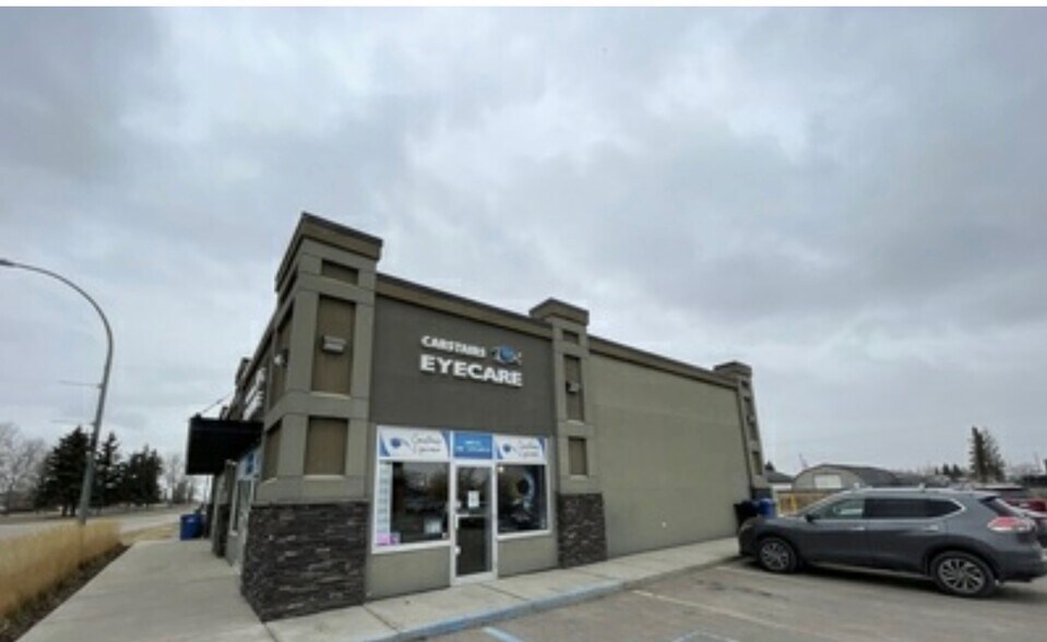 More Photos Of 208 10th Ave, Carstairs Storefront Retail Office For Sale