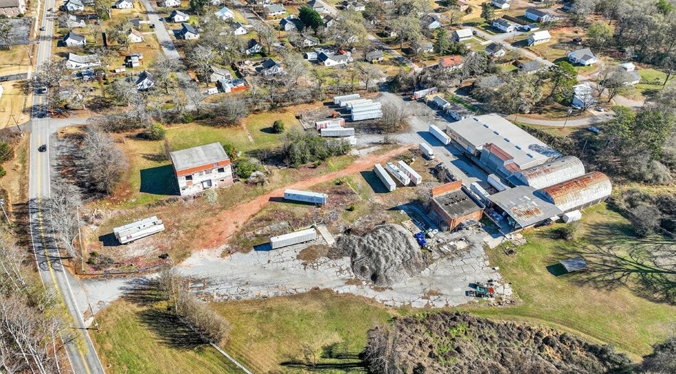 More Photos Of 500 Maplecroft St, Liberty Land For Lease