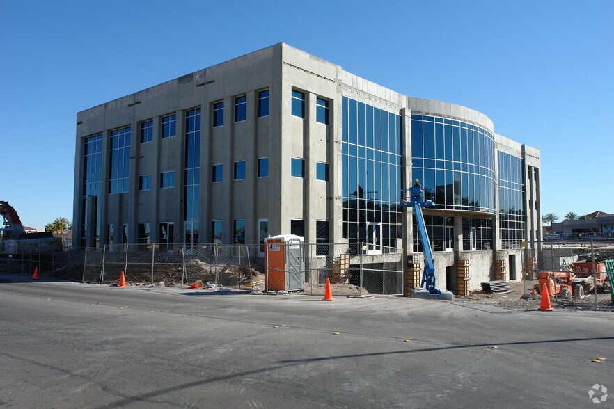 More Photos Of 2705 W Horizon Ridge Pky, Henderson Medical For Lease
