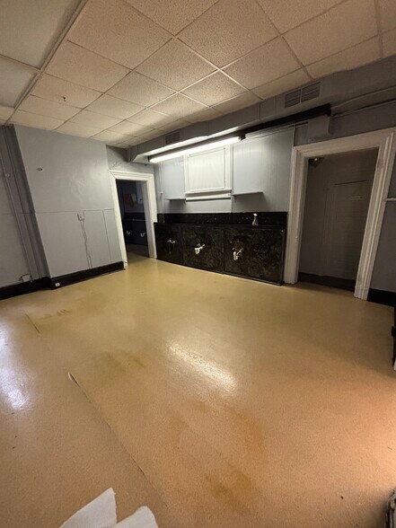 More Photos Of 10 E Marshall St, Richmond Storefront Retail Residential For Lease