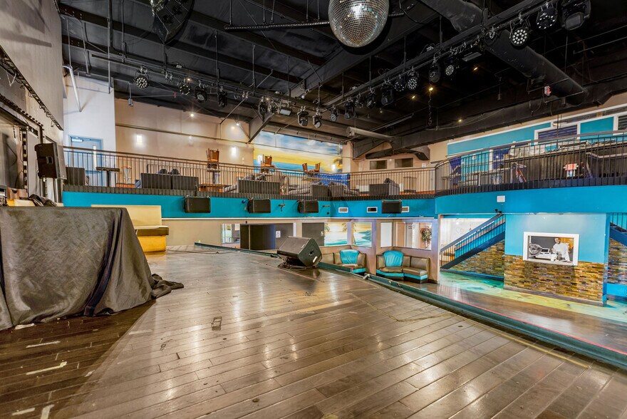 More Photos Of 11473 Chester Rd, Sharonville Restaurant For Sale