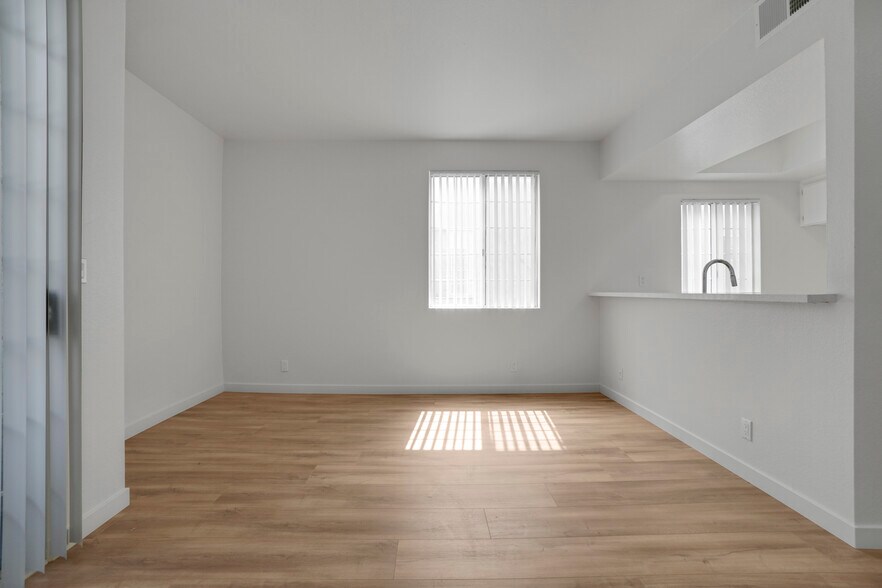 More Photos Of 519 South St, Glendale Apartments For Sale
