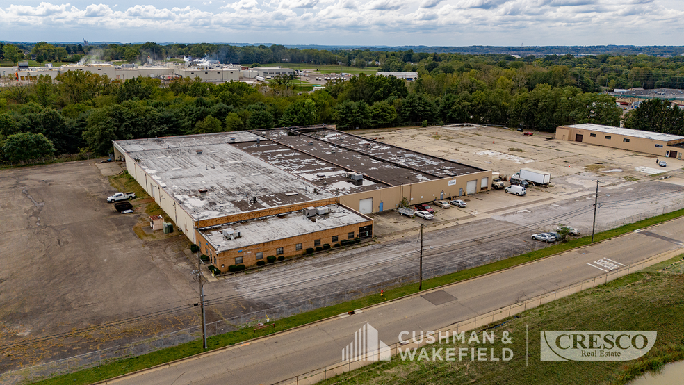 Primary Photo Of 1875 Harsh Ave, Massillon Manufacturing For Sale