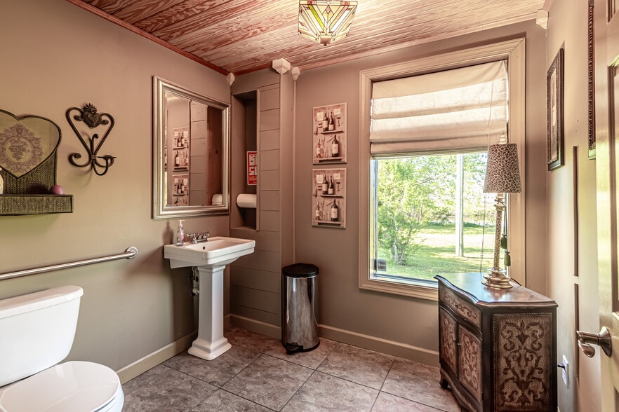 More Photos Of 1 N Marine Blvd, Jacksonville Storefront Retail Office For Sale