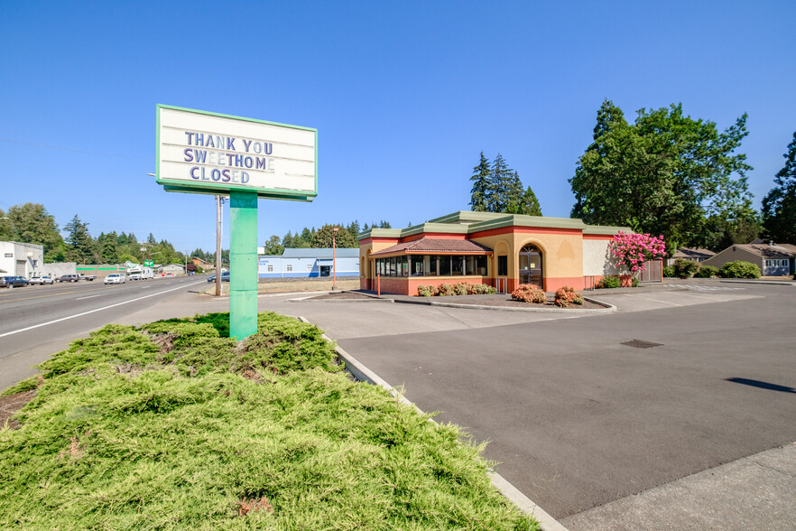 Primary Photo Of 2301 Main St, Sweet Home Restaurant For Sale