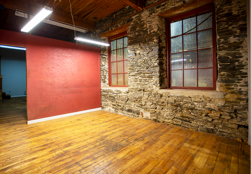 More Photos Of 71 Willie St, Lowell Industrial For Sale
