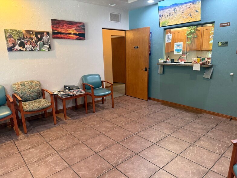 More Photos Of 812 Valley St, Prescott Medical For Lease